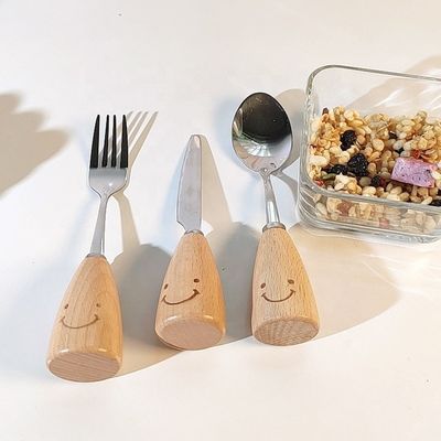 Simples estilo logotipo personalizado placas de bebê de bambu com garfos e colheres