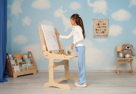 Montessori Kids Study Furniture Set Dimensões personalizadas Mesa e cadeira de madeira com mesa de giz