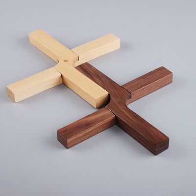 Madeira de cor simples Beech Walnut Cross X Forma Vernizado Pot Mat Coaster para utensílios de cozinha