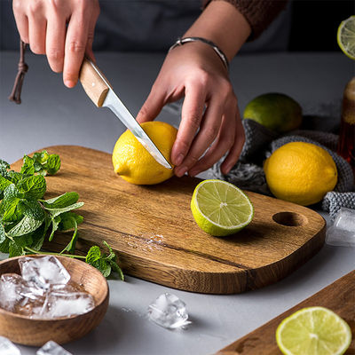 Tabela de pão de madeira de nozes pretas para frutas e servir 40x23cm