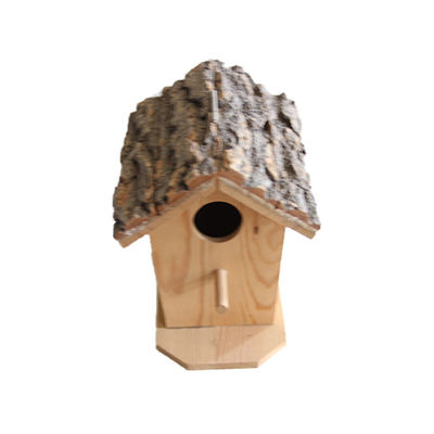 Decoração de jardim ao ar livre Casa de pássaros de madeira com pássaros em mente e materiais respiráveis