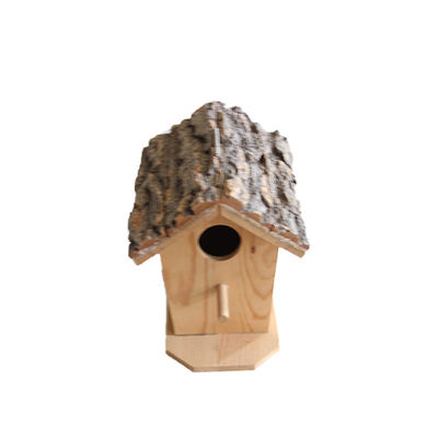 Decoração de jardim ao ar livre Casa de pássaros de madeira com pássaros em mente e materiais respiráveis