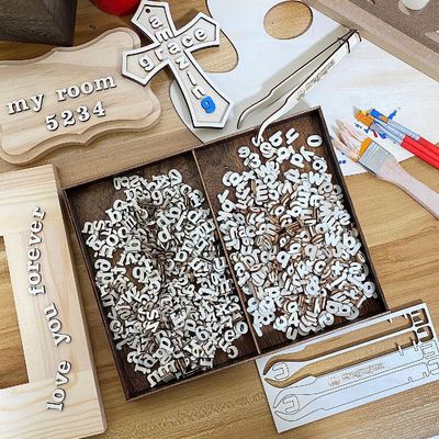 Duas fontes Pequenas letras de madeira para scrapbooking Artesanato Decoração Escultura Tipo de gravura