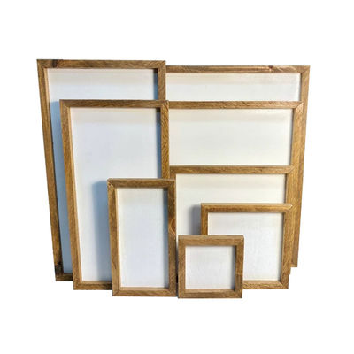 Casa rústica Madeira doce Sinais em branco para a escrita do casamento Sinais na Europa Madeira maciça