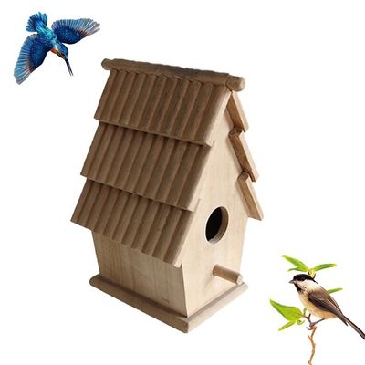Casa de pássaros de madeira pequena e respirável personalizada para recintos práticos para pássaros