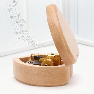 Logotipo personalizado Design aceitável Caixa de música de madeira para o Natal Caixa mini giratória à mão