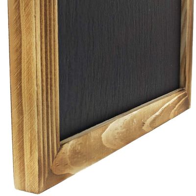 Menu pendurado em um quadro preto de estilo moderno madeira de pinho de cor simples madeira de pinho para cafés