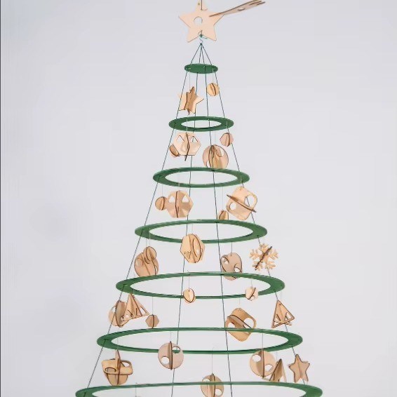 Crie uma atmosfera festiva com o nosso logotipo personalizado de árvore de Natal Alberello de madeira