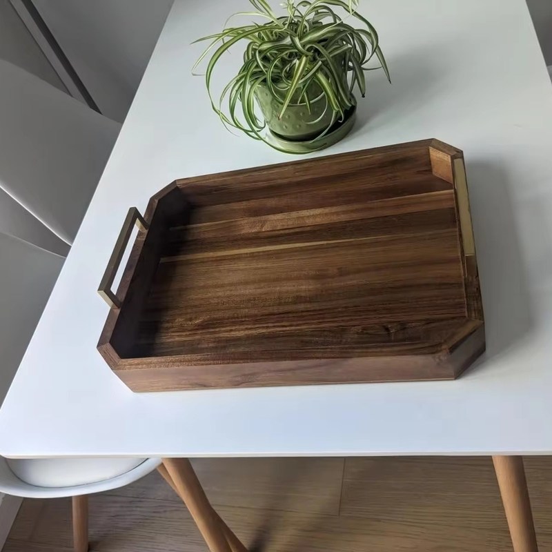 Cozinha Restaurante bandeja de madeira com alças metálicas polidas de ouro noz