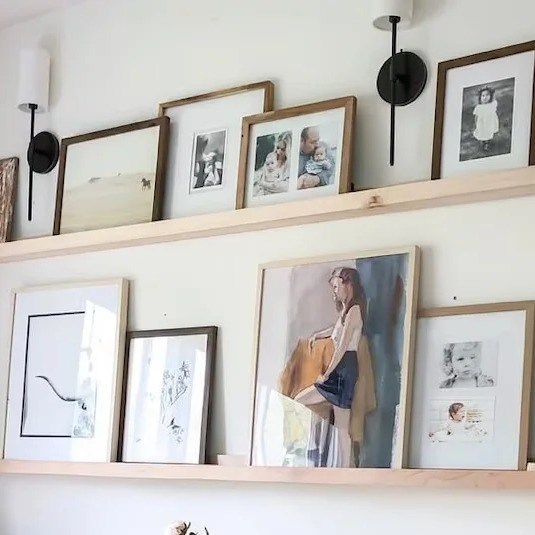 Estante flutuante de madeira maciça de estilo rústico com opção de personalização