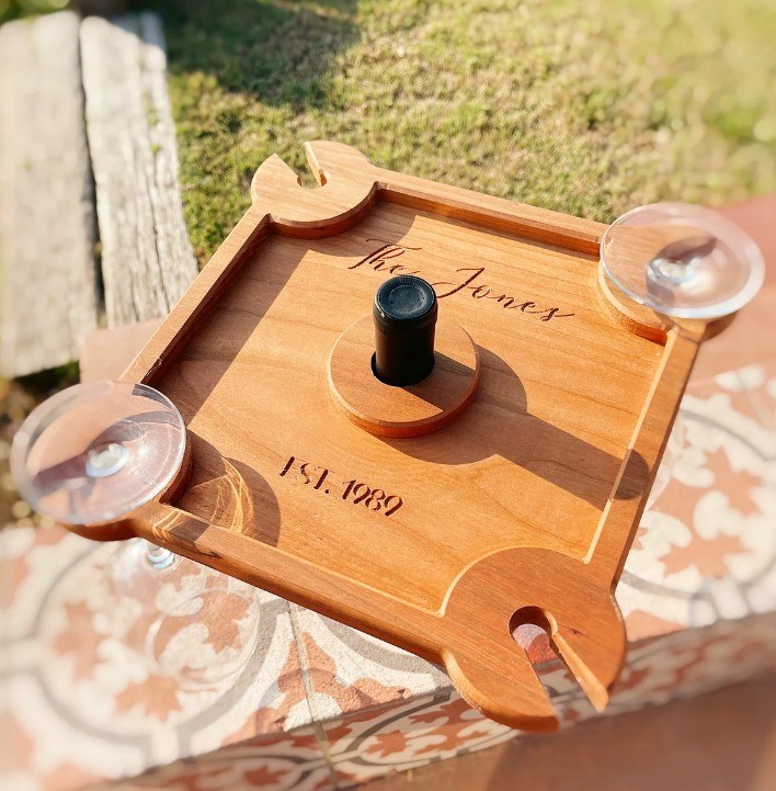 Logotipo personalizado Wine Holder Food Serving Tray com tipo de vinho em pé Caddy garrafa