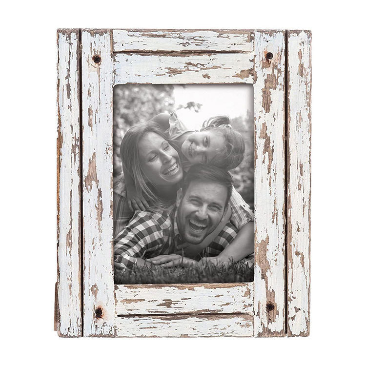 Estrutura de madeira rústica montada na parede ou na mesa